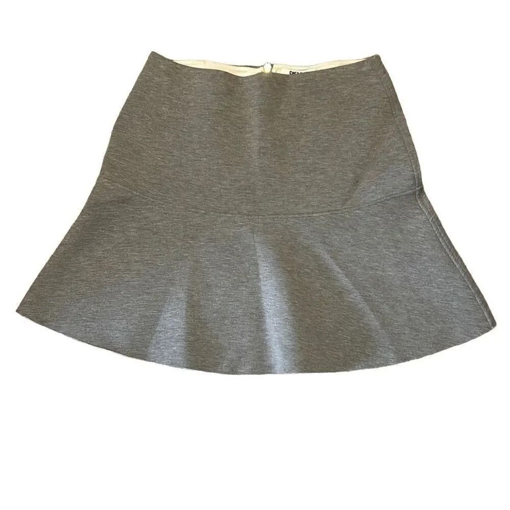 DKNY gray stretchy skirt. Fully lined. Size medium.